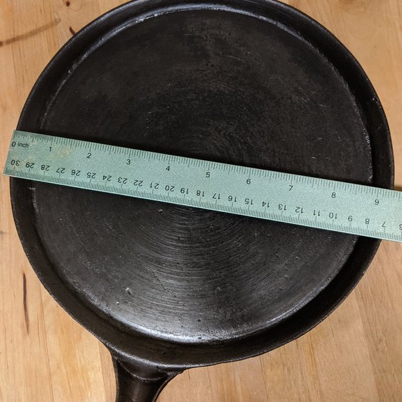 Rare Vintage Gatemarked Cast Iron Griddle - Picture 9 of 9